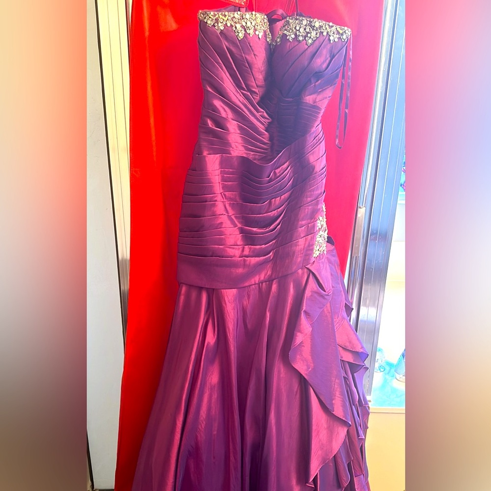Woman’s gown